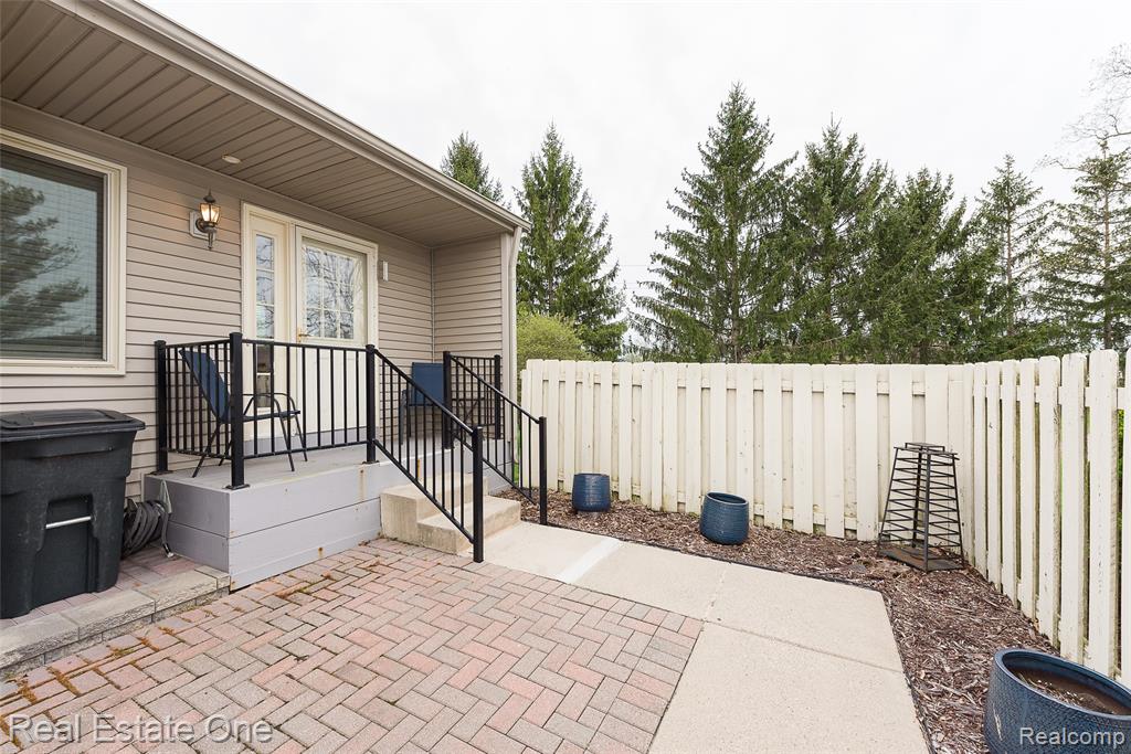 62511 Raleigh Court, 6, South Lyon, MI 48178 — Photo 3