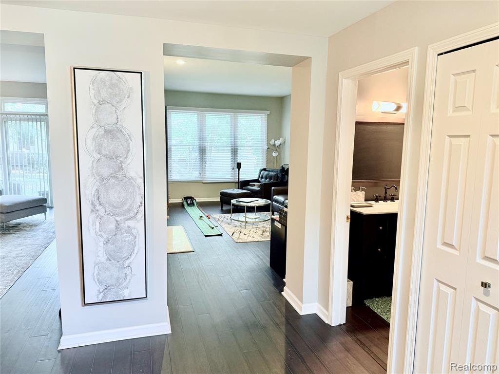 7288 Simsbury Dr. Drive, 24, West Bloomfield, MI — Photo 11