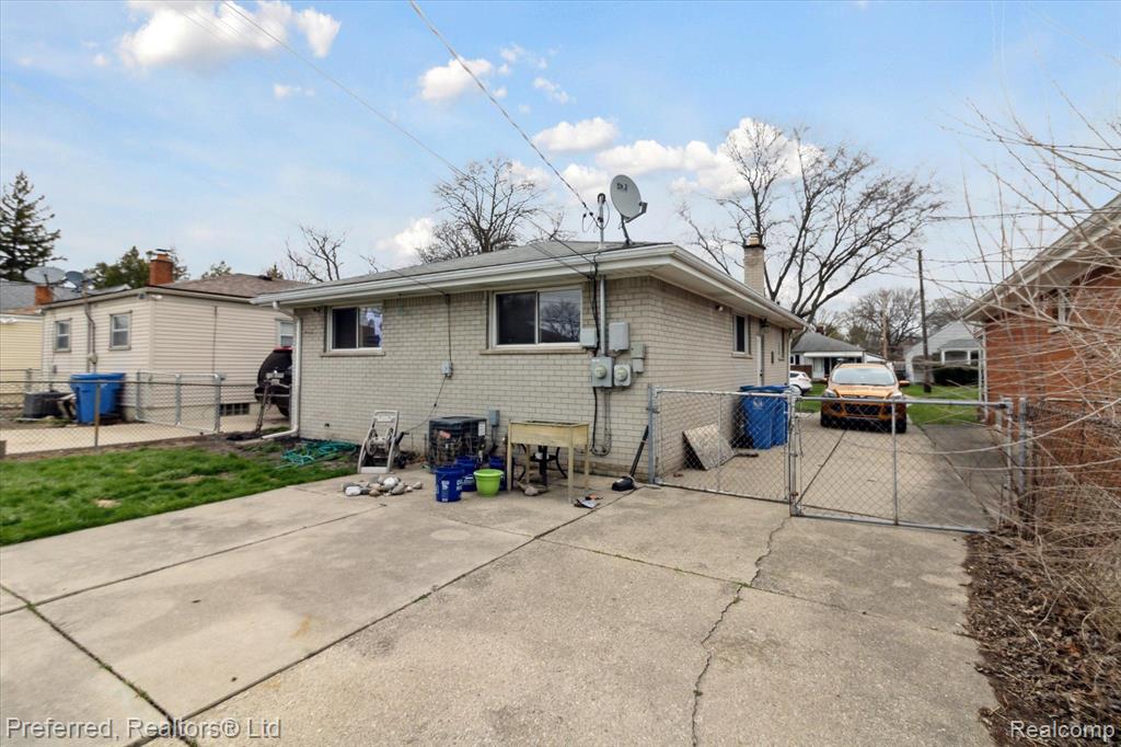 4154 CAMPBELL Street, Dearborn Heights, MI 48125 — Photo 25
