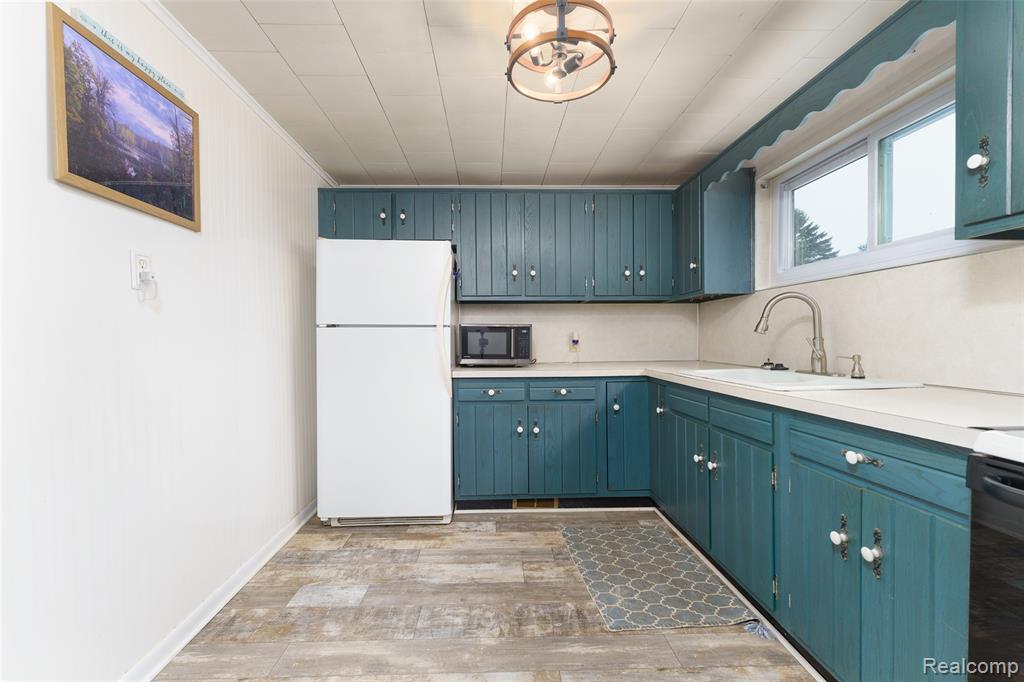 522 E FRANK Street E, Fowlerville, MI 48836 — Photo 11