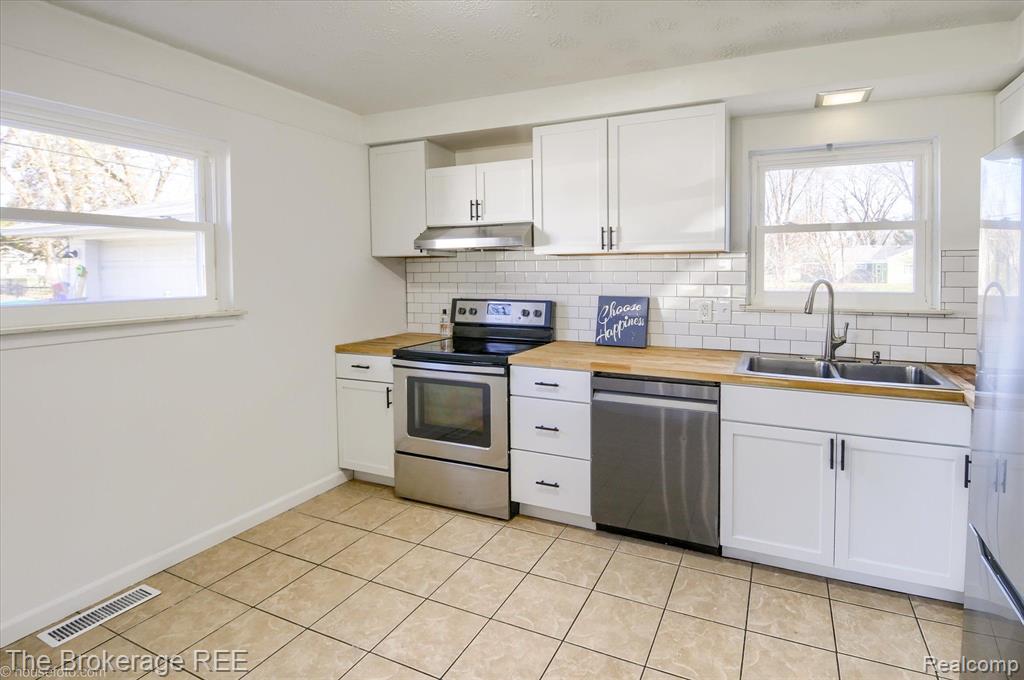 4912 SUNDALE Drive, Clarkston, MI — Photo 17