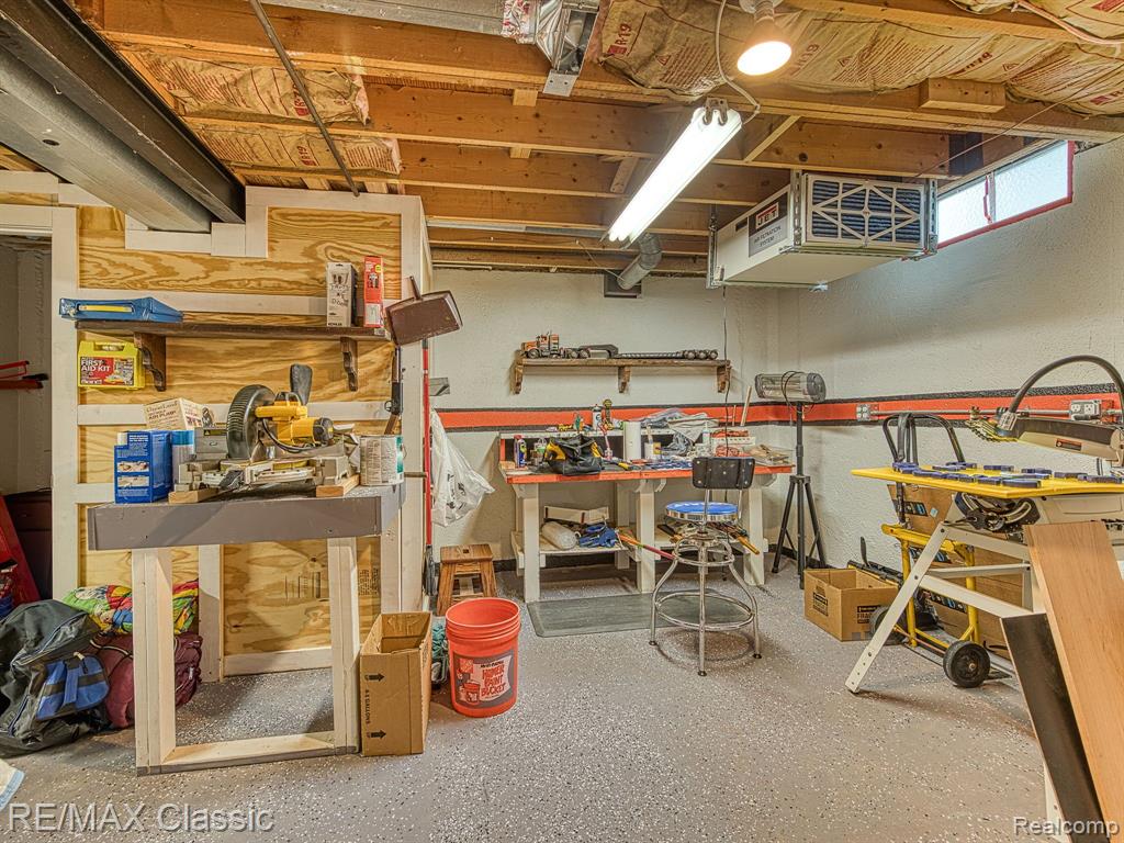 8866 MANTON Avenue, Plymouth, MI 48170 — Photo 21
