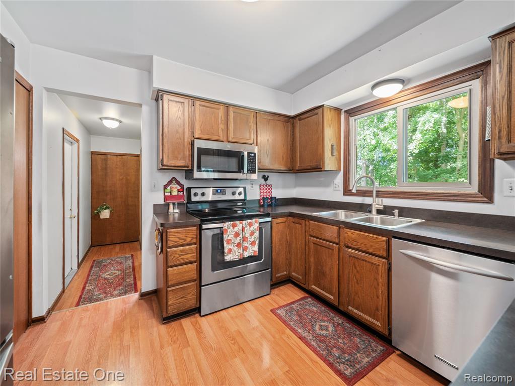 5223 Red Fox Drive, Brighton, MI 48114 — Photo 8