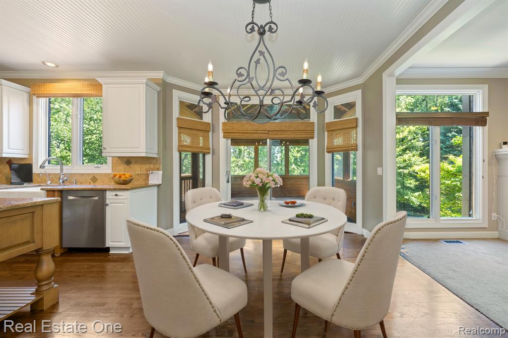 6745 CHARING Crossing, West Bloomfield, MI — Photo 18
