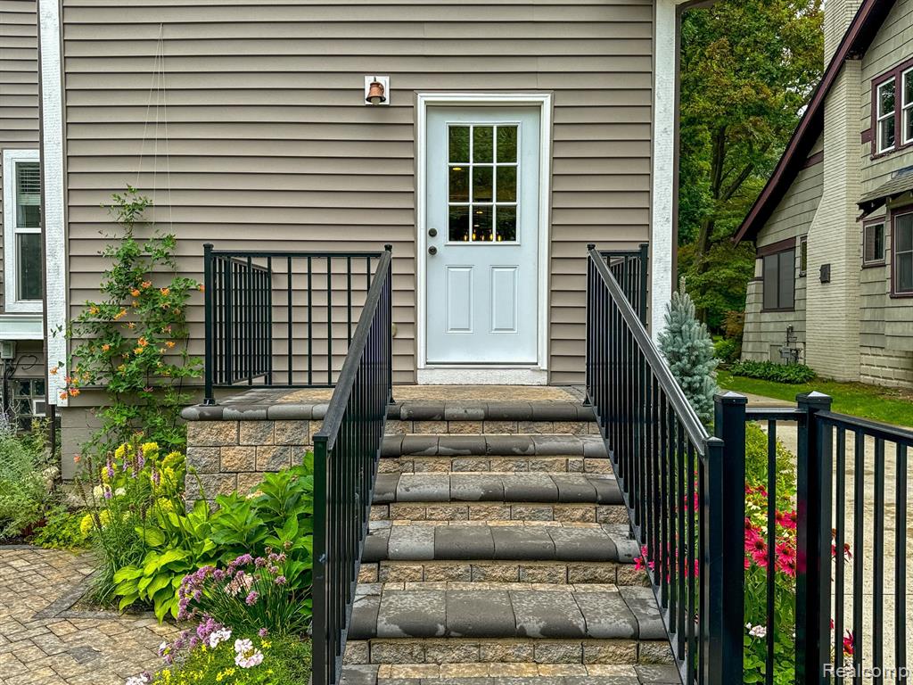 821 MAXWELL Avenue, Royal Oak, MI 48067 — Photo 36