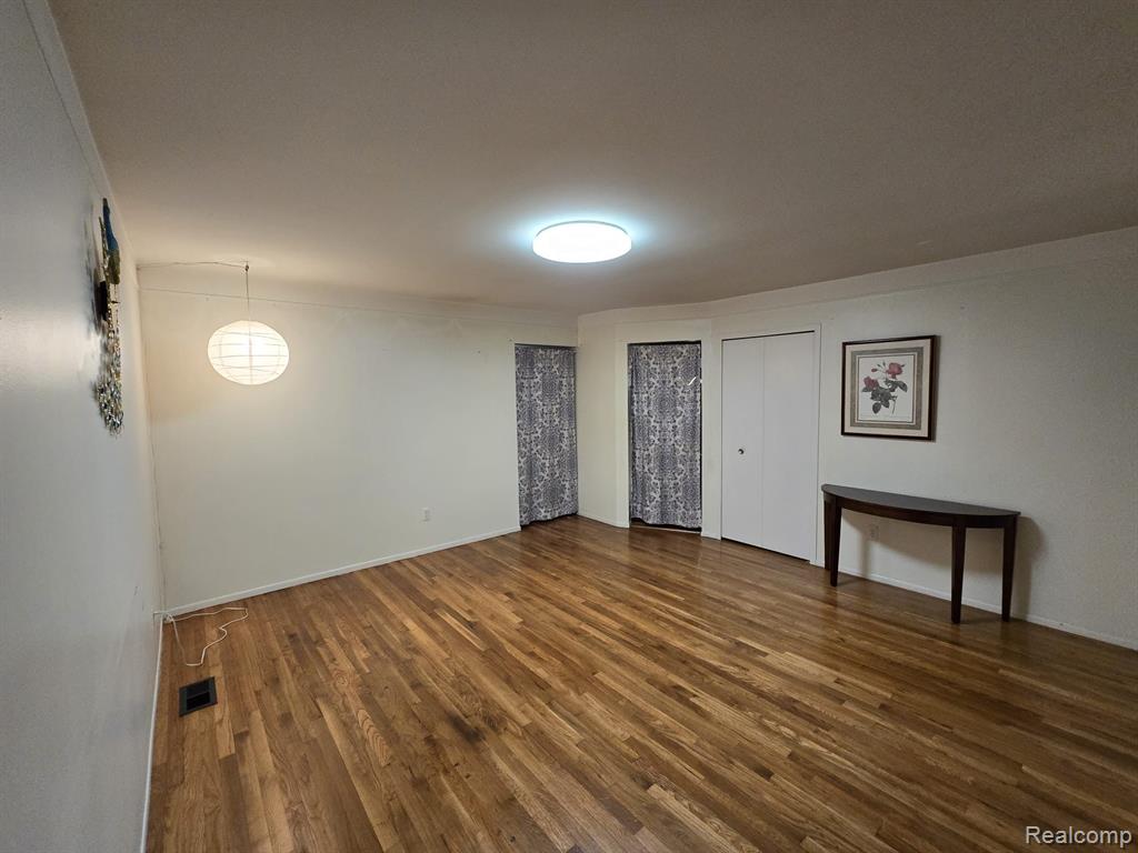 5054 CARNABY Drive, Troy, MI 48085 — Photo 12