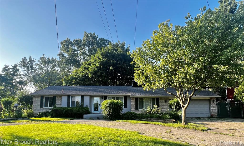2103 Virginia Drive, Troy, MI 48083