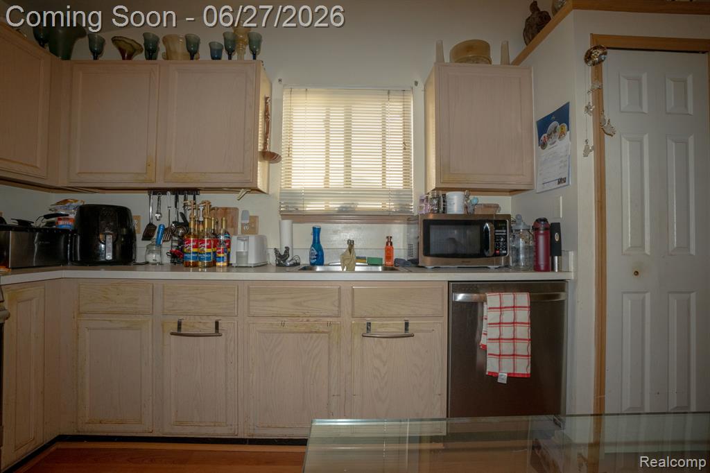 4044 Heatherwood Court, Warren, MI 48092 — Photo 7