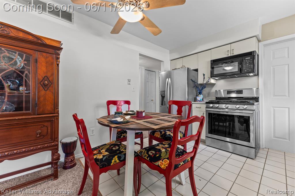 6589 Doyon Drive S, Waterford, MI 48327 — Photo 11