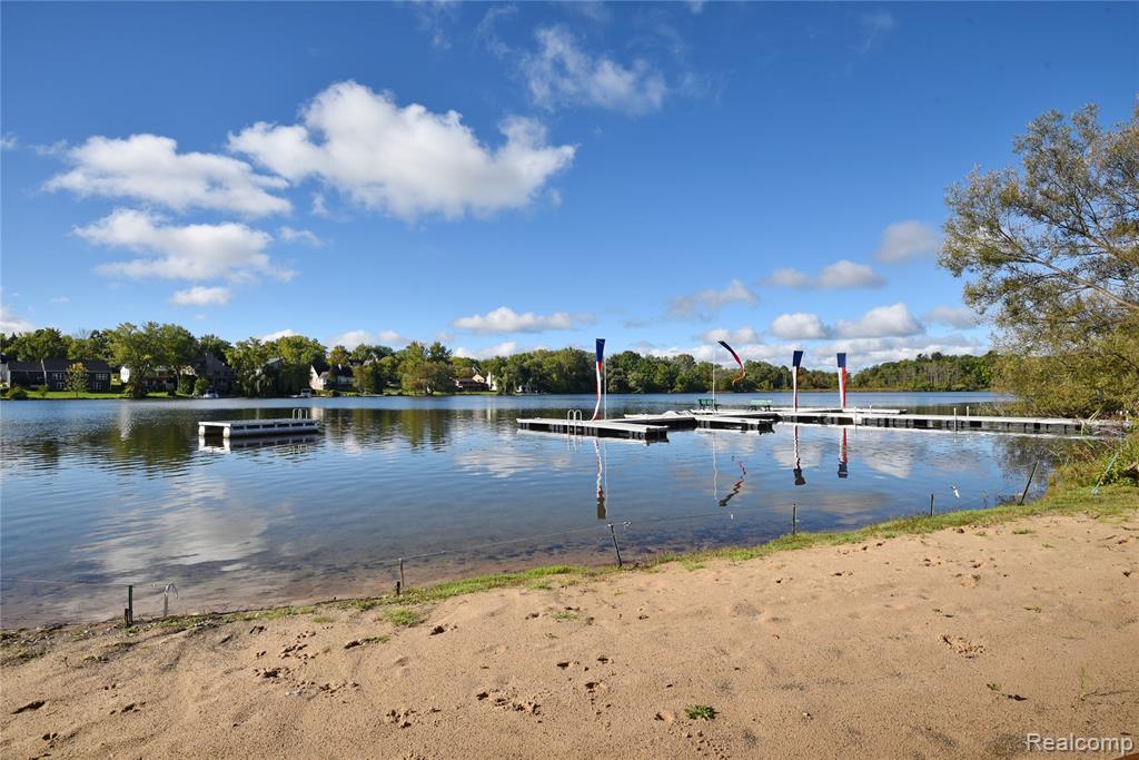6536 Pleasant Lake Court, West Bloomfield, MI — Photo 40