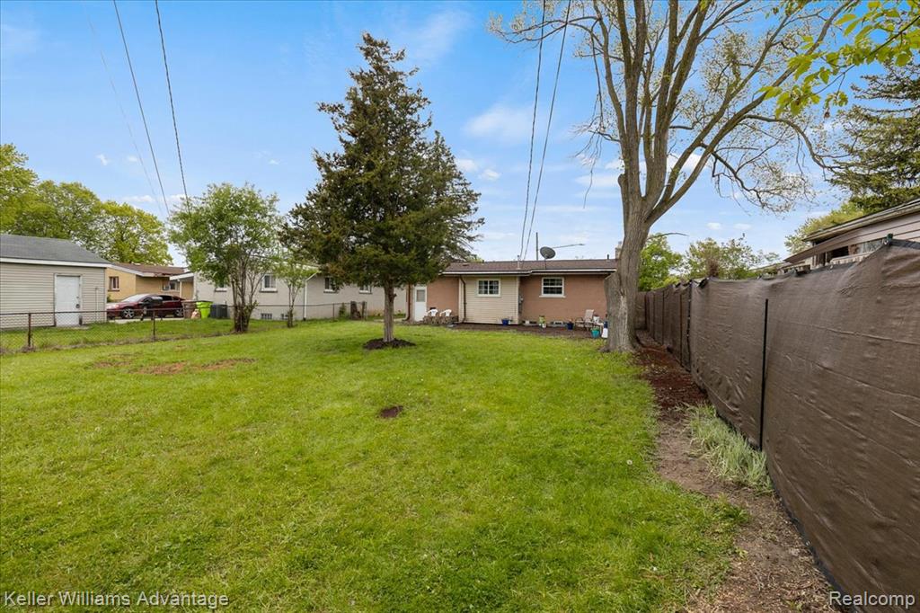 1251 Dufrain Avenue, Pontiac, MI 48342 — Photo 25