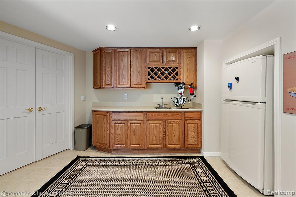 6811 BLAKEWOOD, West Bloomfield, MI — Photo 92
