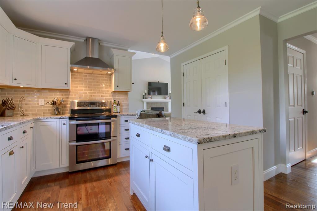 9457 DALEVIEW Drive, South Lyon, MI 48178 — Photo 13