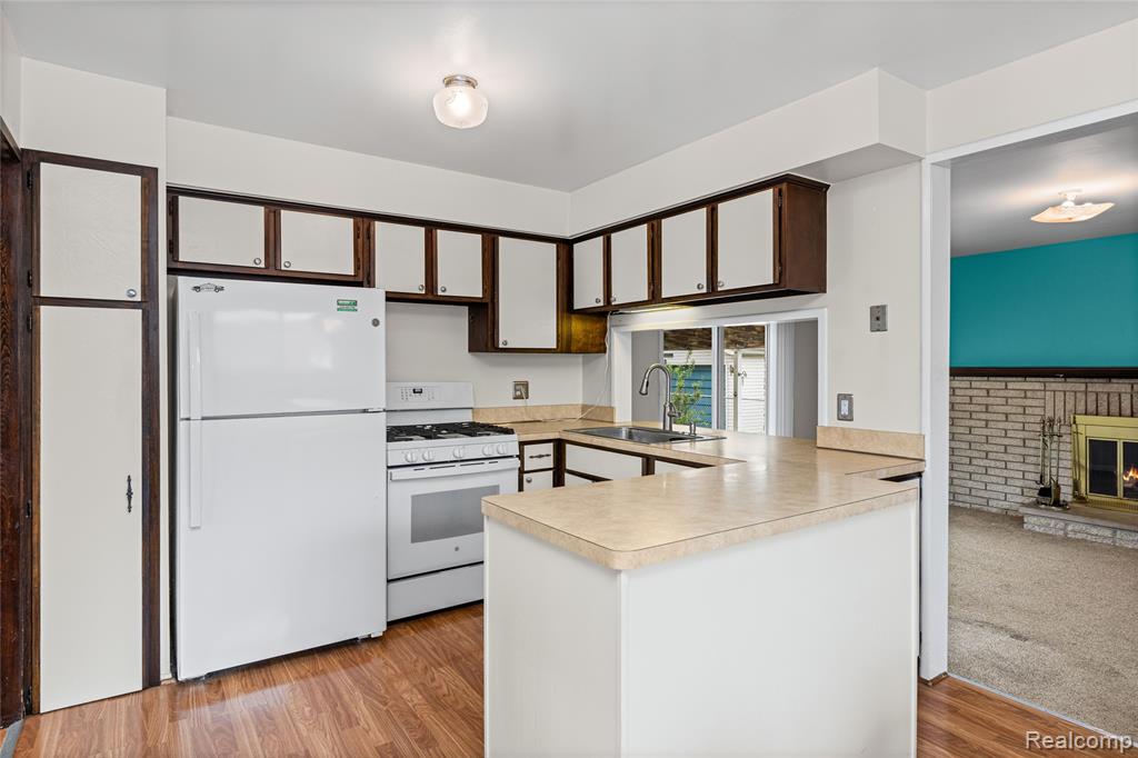 39619 Peters Drive, Canton, MI 48187 — Photo 10