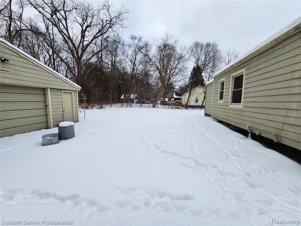 18925 Bentler Street, Detroit, MI 48219 — Photo 38