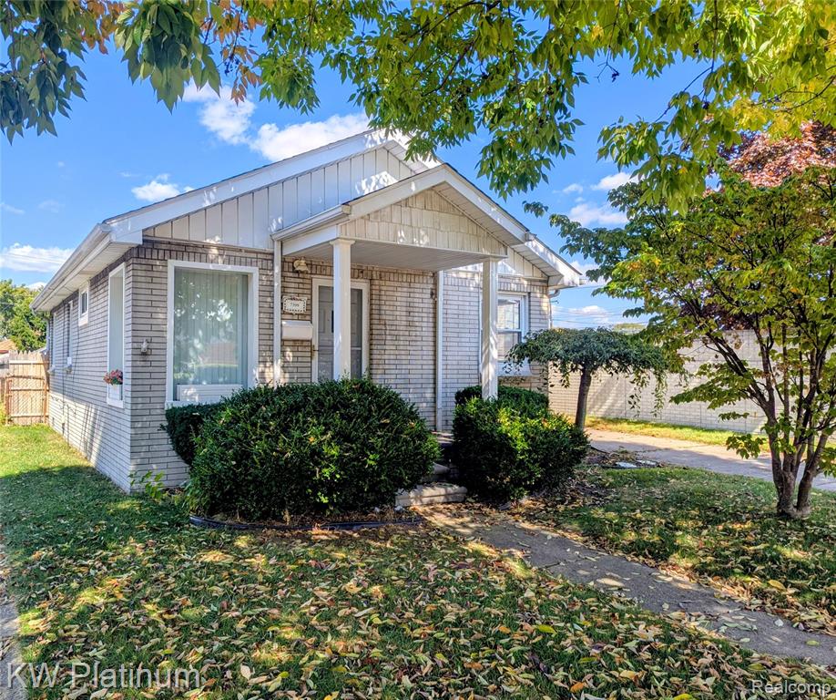 7399 Gronow, Center Line, MI 48015 — front exterior