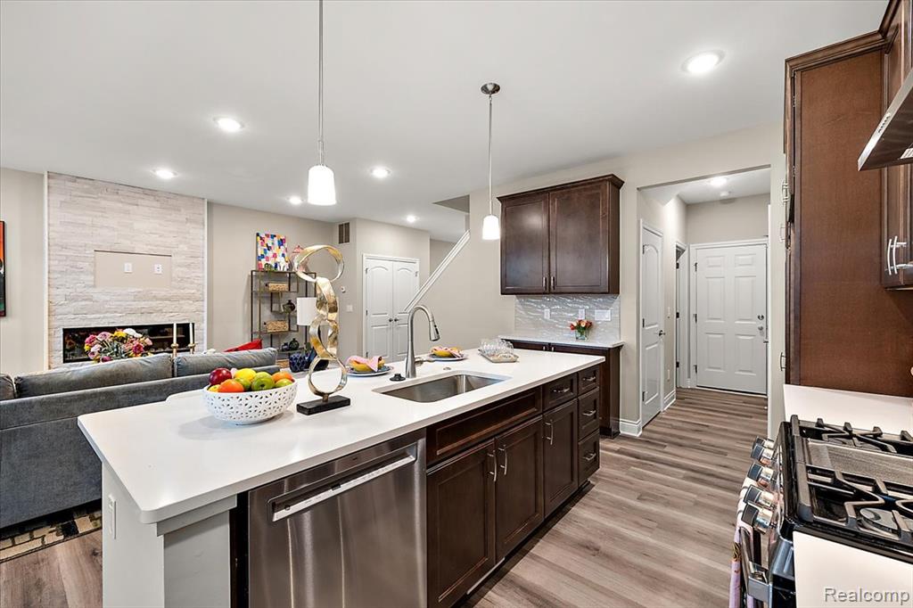809 Cortland Ln, Troy, MI 48085 — Photo 6