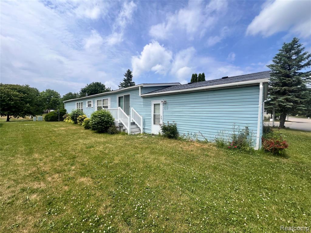 415 Weeping Willow, Flint, MI 48506 — Photo 2