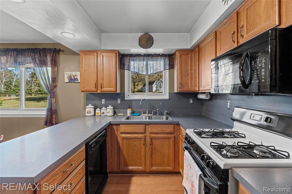 550 W Rose Center Road, Holly, MI 48442 — Photo 13