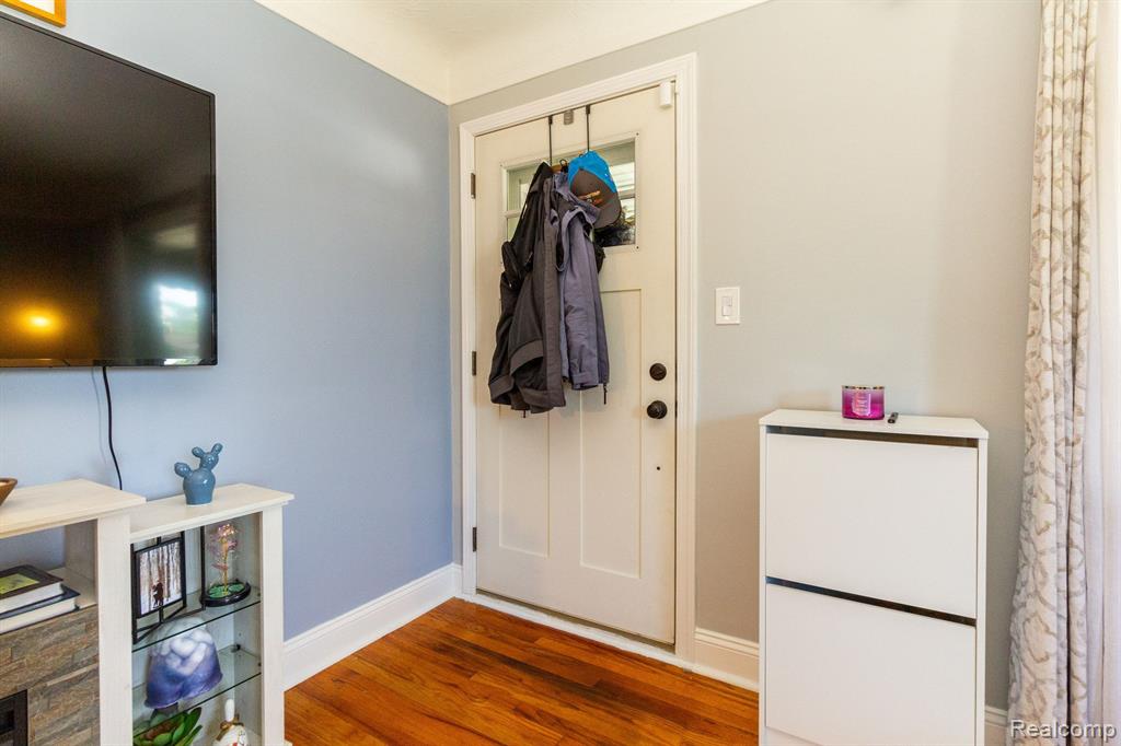 9732 LAURENCE Avenue, Allen Park, MI 48101 — Photo 5