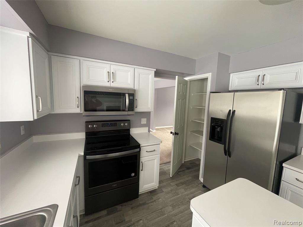 45225 Yorkshire Drive, Novi, MI — Photo 10