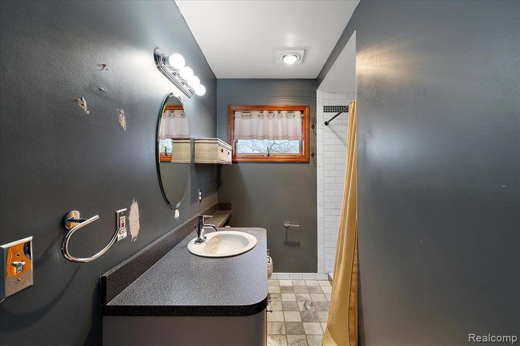 617 DEVILLEN Avenue, Royal Oak, MI 48073 — Photo 47