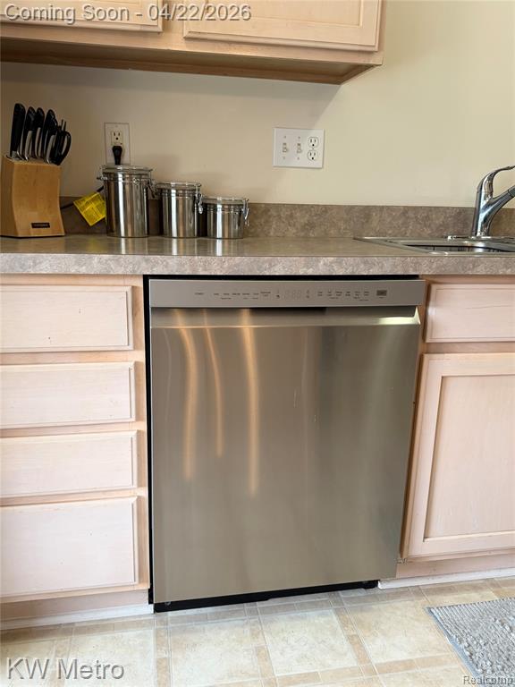 25409 Saint James, Southfield, MI 48075 — Photo 14