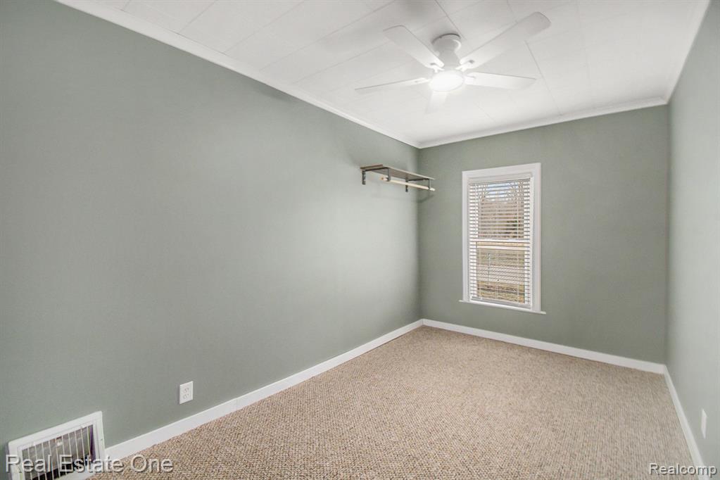 54 DIVISION Street, Oxford, MI 48371 — Photo 13