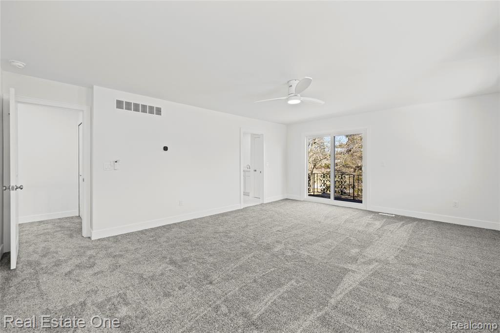 5742 Springwater Lane, West Bloomfield, MI — Photo 26