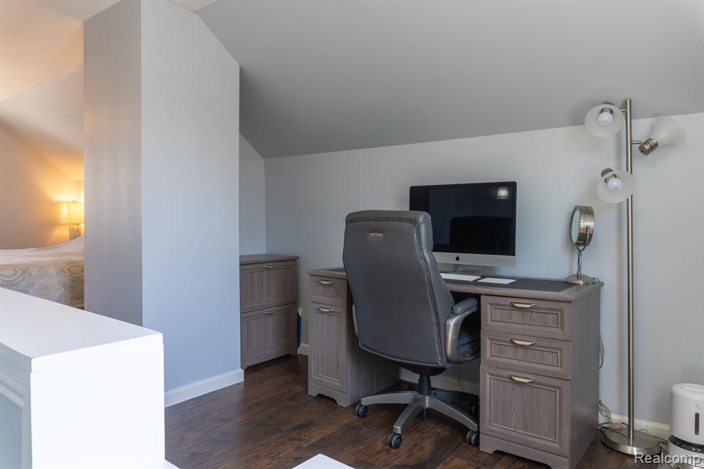 405 N MINERVA Avenue, Royal Oak, MI 48067 — Photo 20