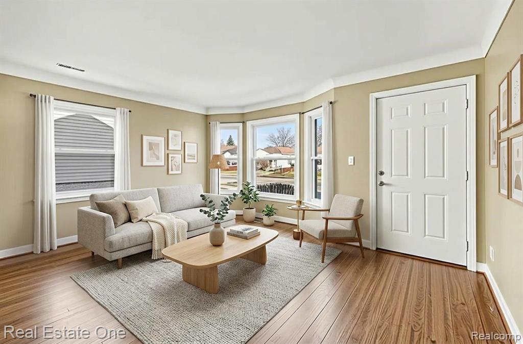 421 W Kalama Avenue, Madison Heights, MI 48071 — Photo 2