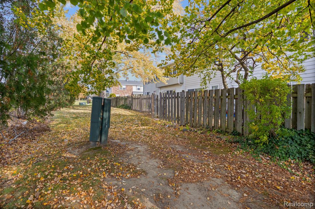 19919 SCHOOLHOUSE Court, Northville, MI 48167 — Photo 26