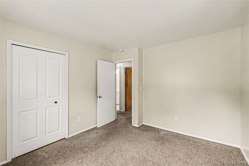 606 Hickory Street, Fenton, MI 48430 — Photo 11