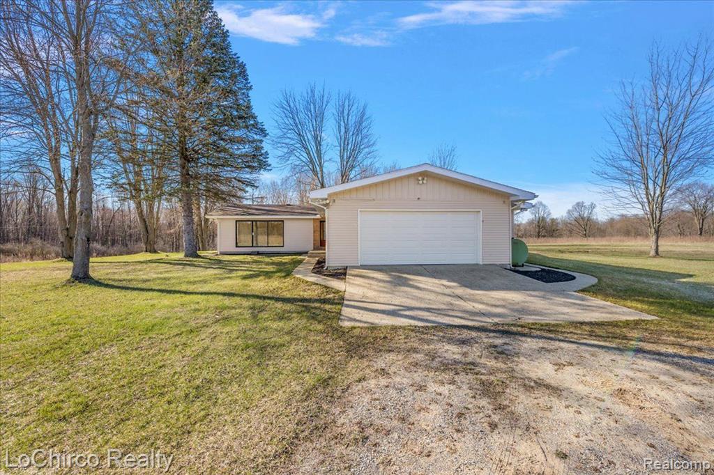 8603 N OWOSSO Road, Fowlerville, MI 48836 — Photo 34