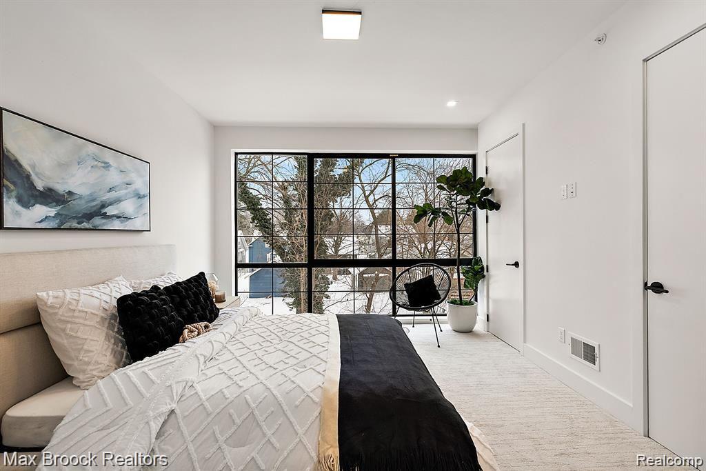 533 E Harrison Avenue, 19, Royal Oak, MI 48067 — Photo 12
