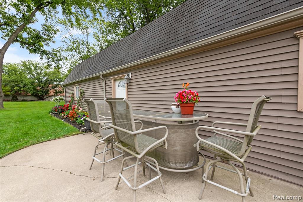 14962 Beatrice Street, Livonia, MI, 48154