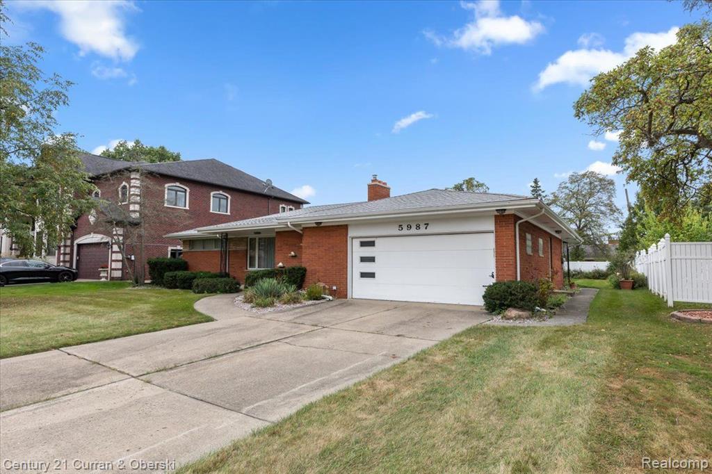 5987 CAMPUS Drive, Dearborn Heights, MI 48127 — Photo 2
