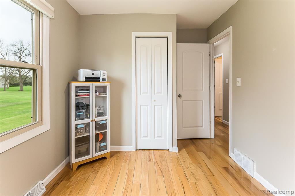 3672 W NORTH TERRITORIAL Road, Whitmore Lake, MI 48189 — Photo 30