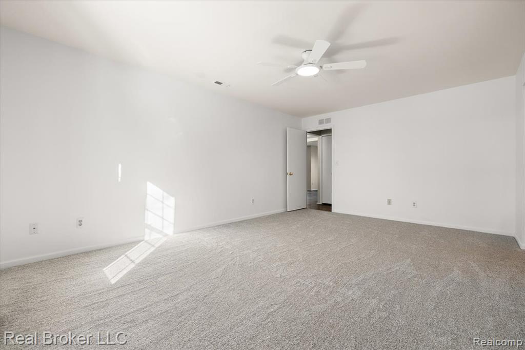 36952 Ridgedale Court, Farmington, MI 48331 — Photo 22