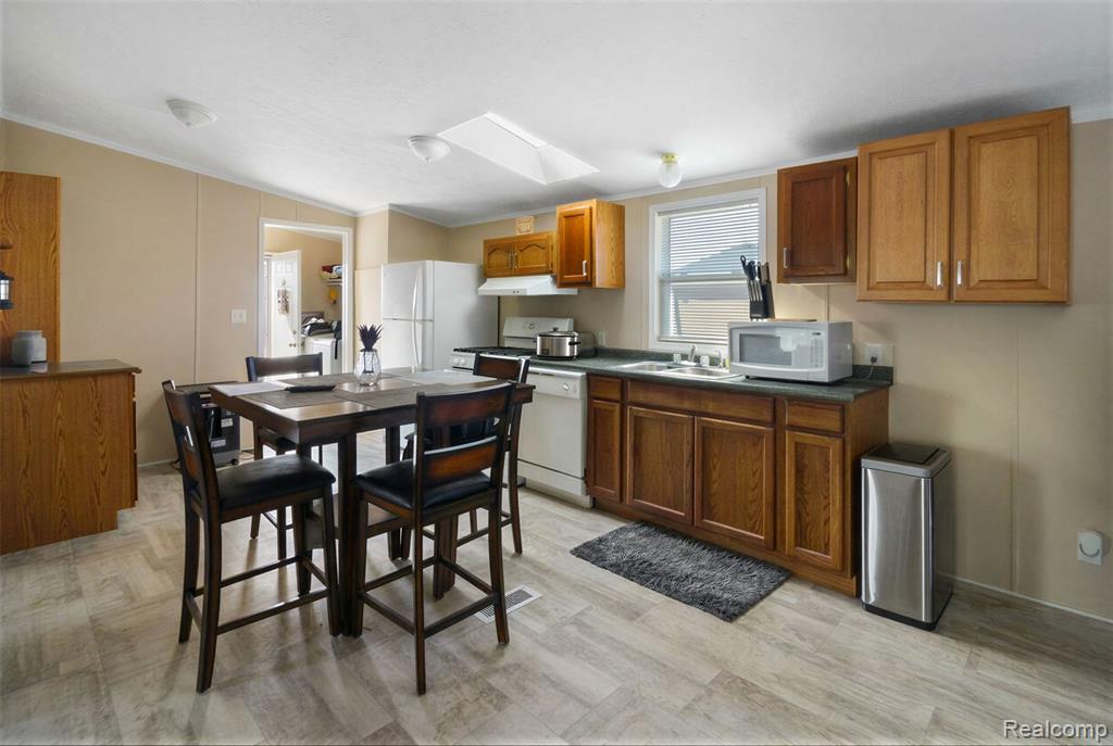 3539 Berry Drive, Carleton, MI 48117 — Photo 5