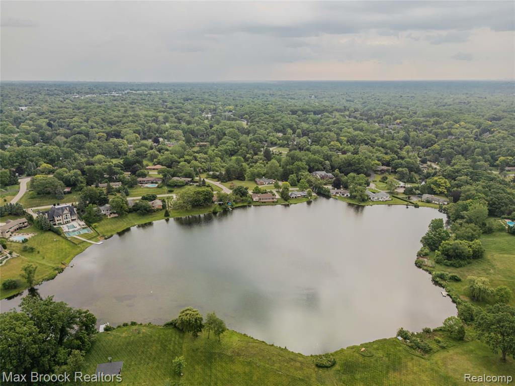 6730 Halyard Road, Bloomfield Hills, MI 48301 — Photo 2