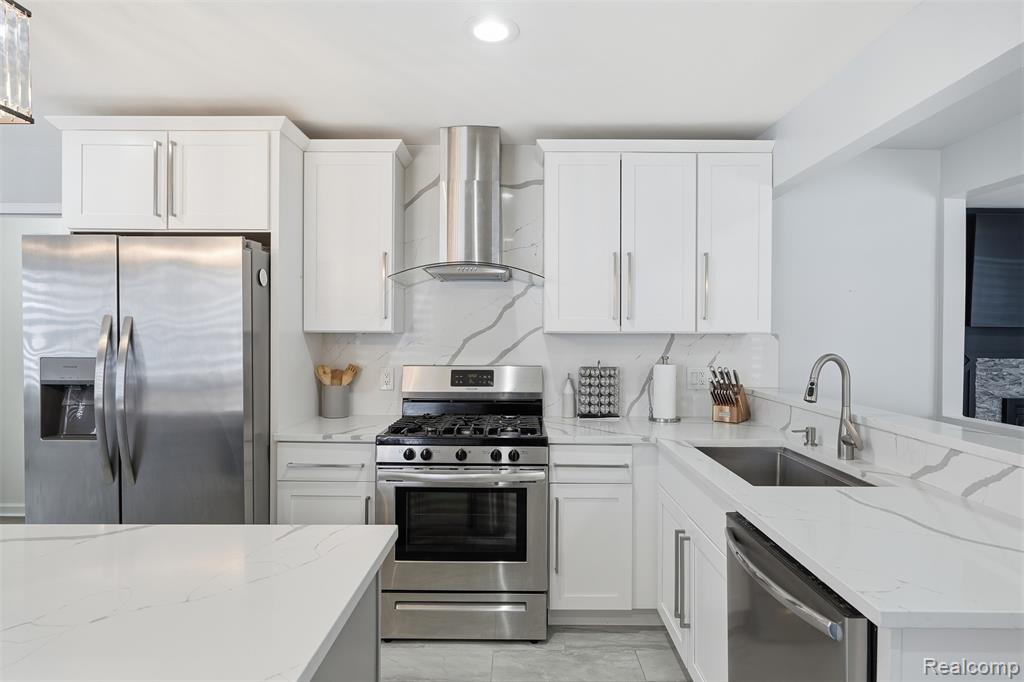 25961 Warrington Street, Dearborn Heights, MI 48127 — Photo 13
