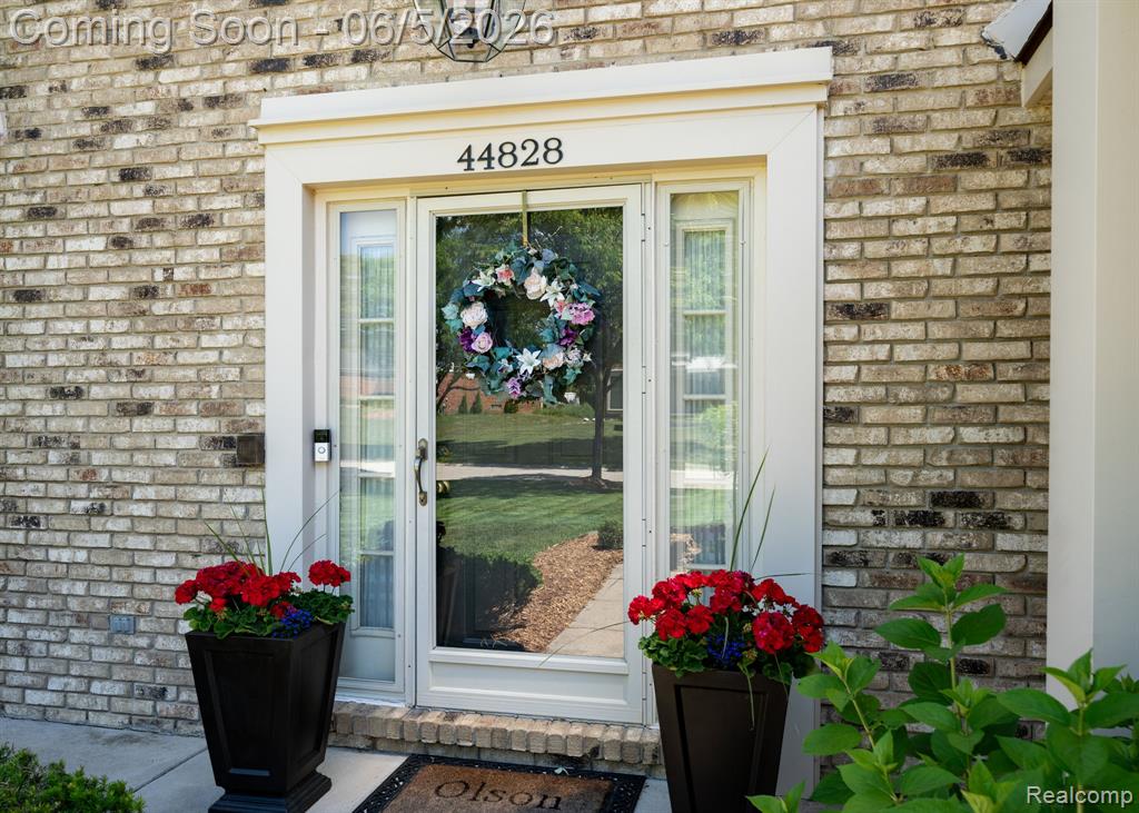 44828 Roundview Drive, Novi, MI — Photo 3