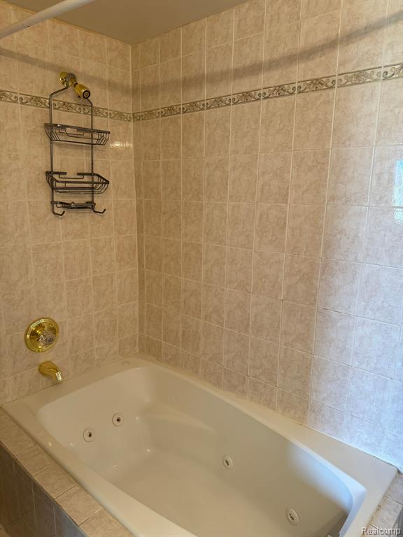 30060 W 12 MILE Road, 89, Farmington Hills, MI 48334 — Photo 10