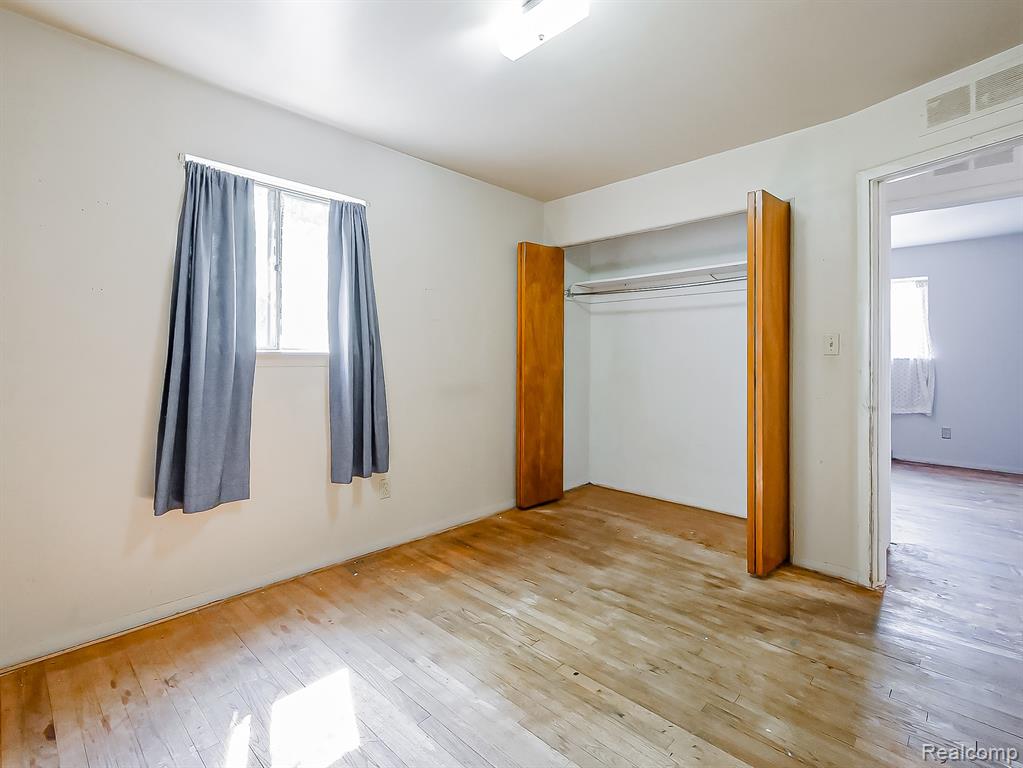 6558 Berwyn Street, Dearborn Heights, MI 48127 — Photo 14