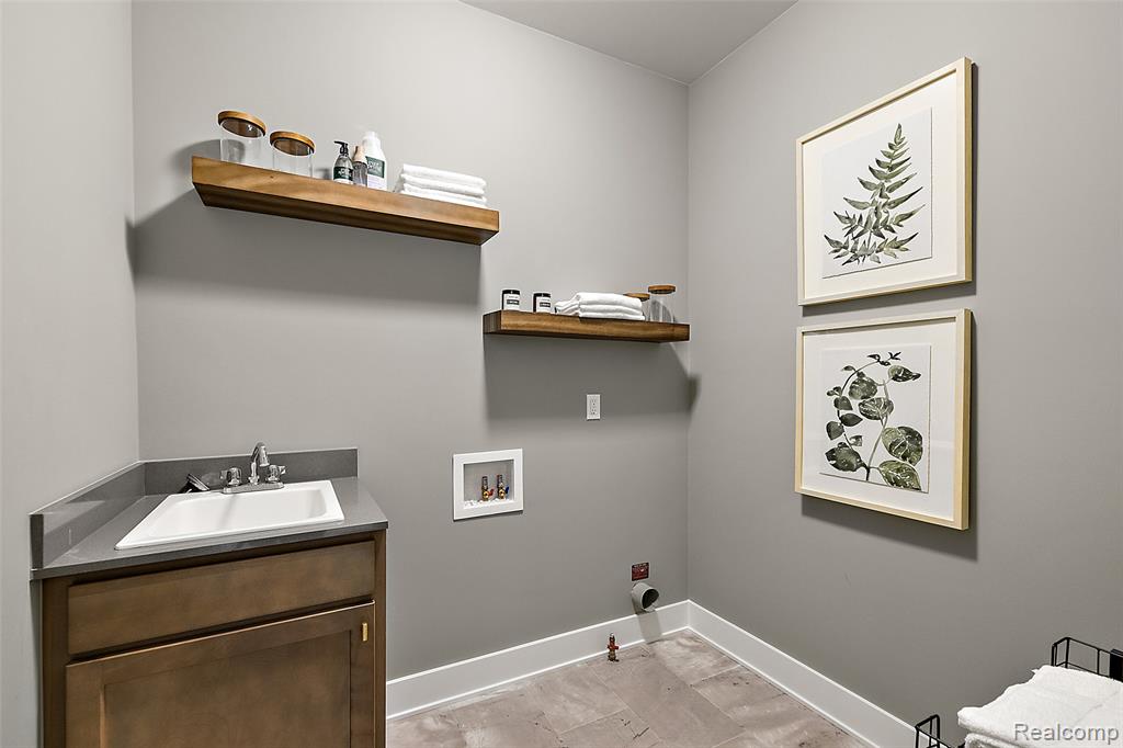 499 CANNONADE Loop, Howell, MI 48843 — Photo 24
