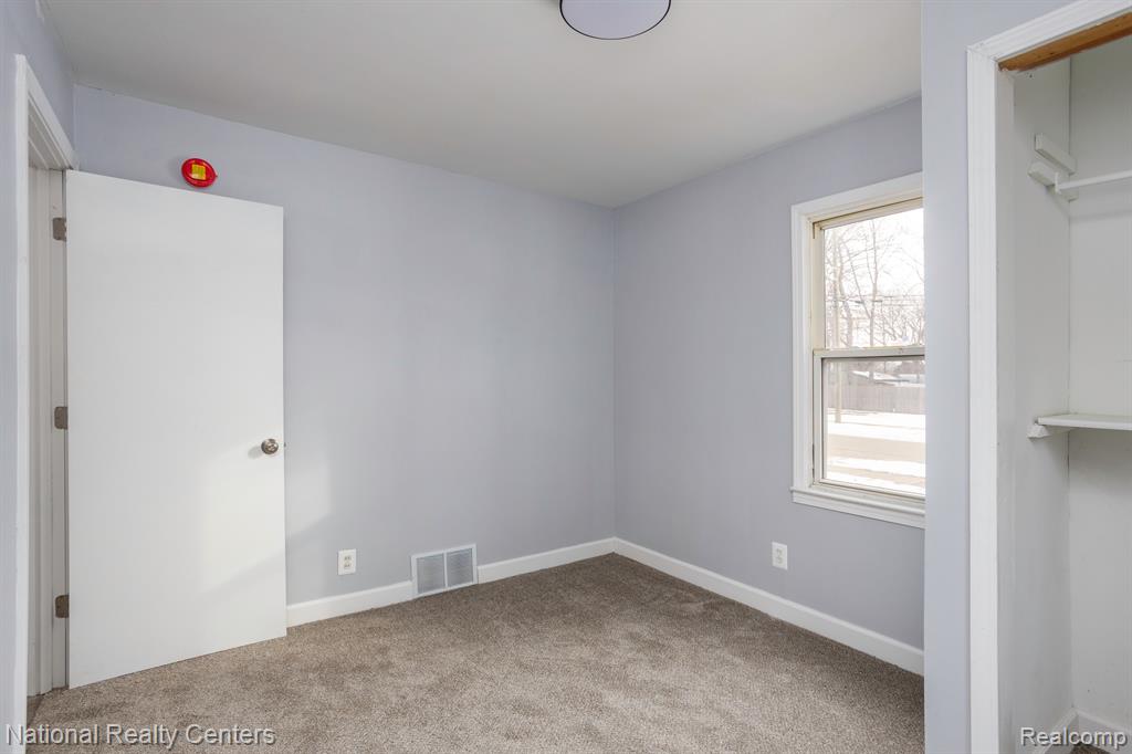 8255 GARBOR Avenue, Warren, MI 48093 — Photo 10