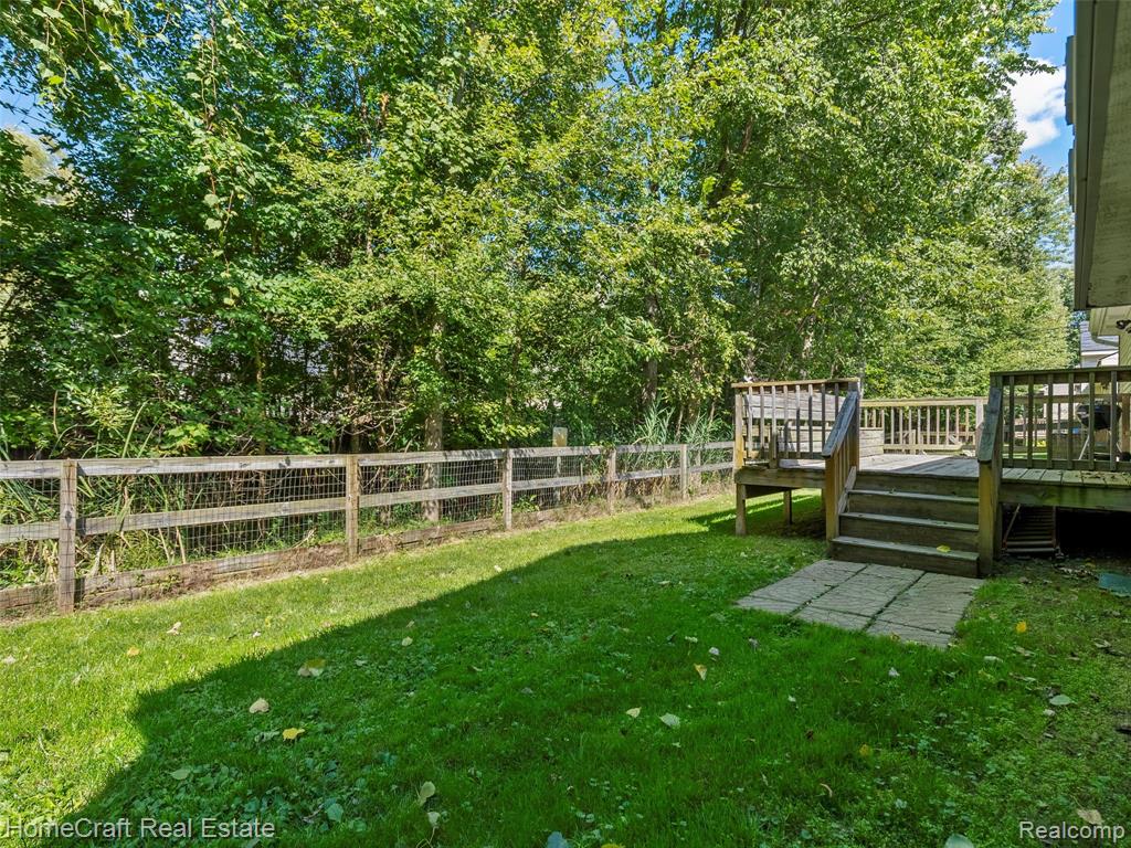 5930 FORESTAL Drive, Waterford, MI 48327 — Photo 36