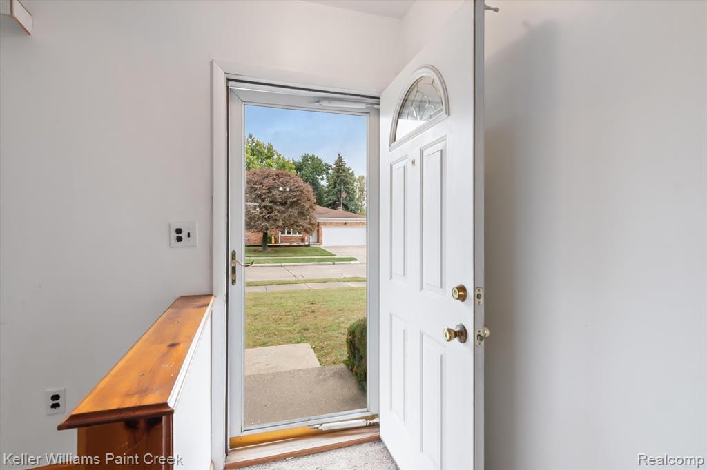 8457 Potomac Street, Center Line, MI 48015 — Photo 5