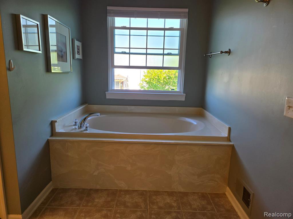 6691 LAKEWAY Street, Ypsilanti, MI 48197 — Photo 31